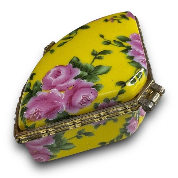 Vintage Hand Painted Small Yellow with Pink Roses & Gold Trim Porcelain Trinket - Picture 8 of 8